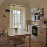 La Casina Nel Borgo Βολτέρρα